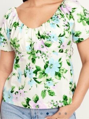 Old Navy top Floral PuffSleeves oval very flattering neckline White/Green floral